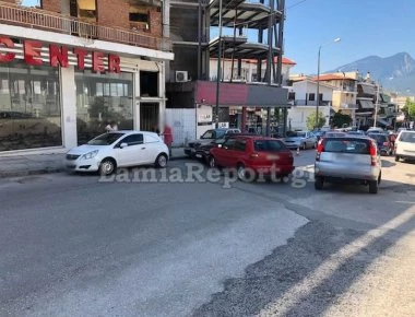 Λαμία: Αυτοκίνητο χωρίς οδηγό προκάλεσε τροχαίο